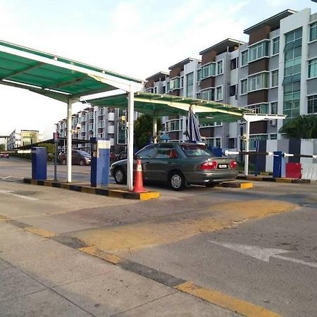 Cybercity Ph1 Near Kkia By Family Homestay Donggongon Exterior photo